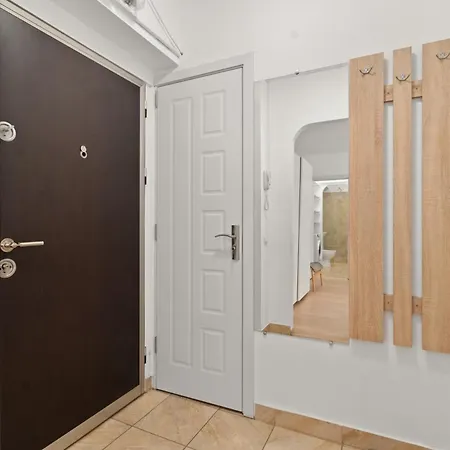 Convenient Gara De Nord Apartment-2