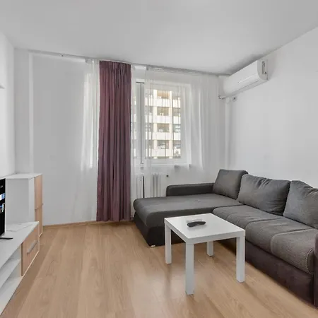Convenient Gara De Nord Apartment-3